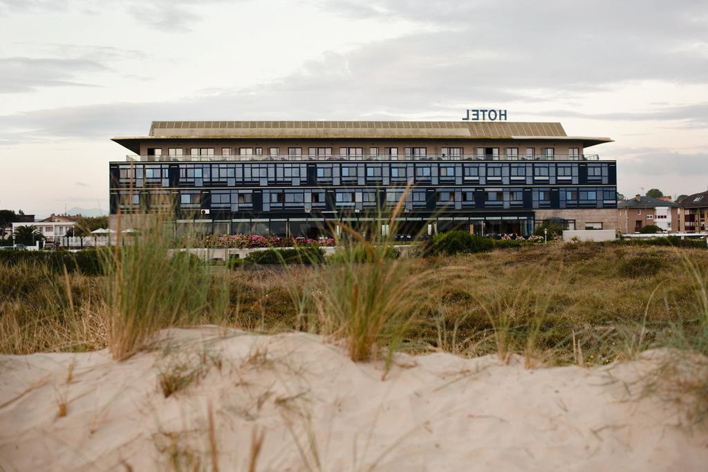 Hotel Juan De La Cosa Santona Exterior photo